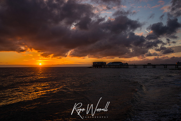 Sunrise Cromer Pier.jpg